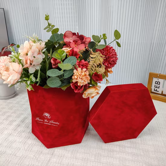 Custom Dry Natural Real Flower Packaging Boxes for Flower and Dessert Boxes Square Bouquets Candy Cake Boxes for Flowers and Love